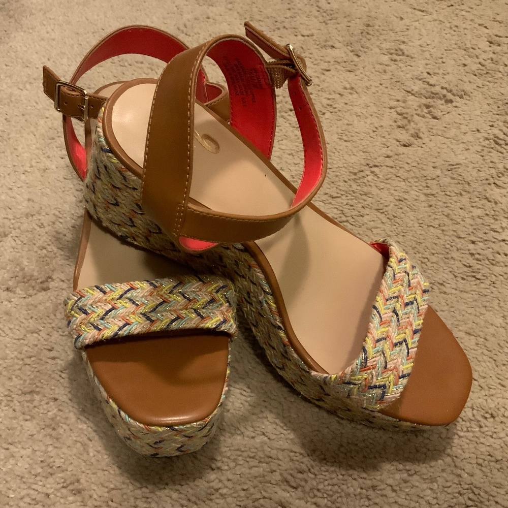 NEW! Mix No. 6 Mixed Color with Shimmery Gold Wedge Sandals